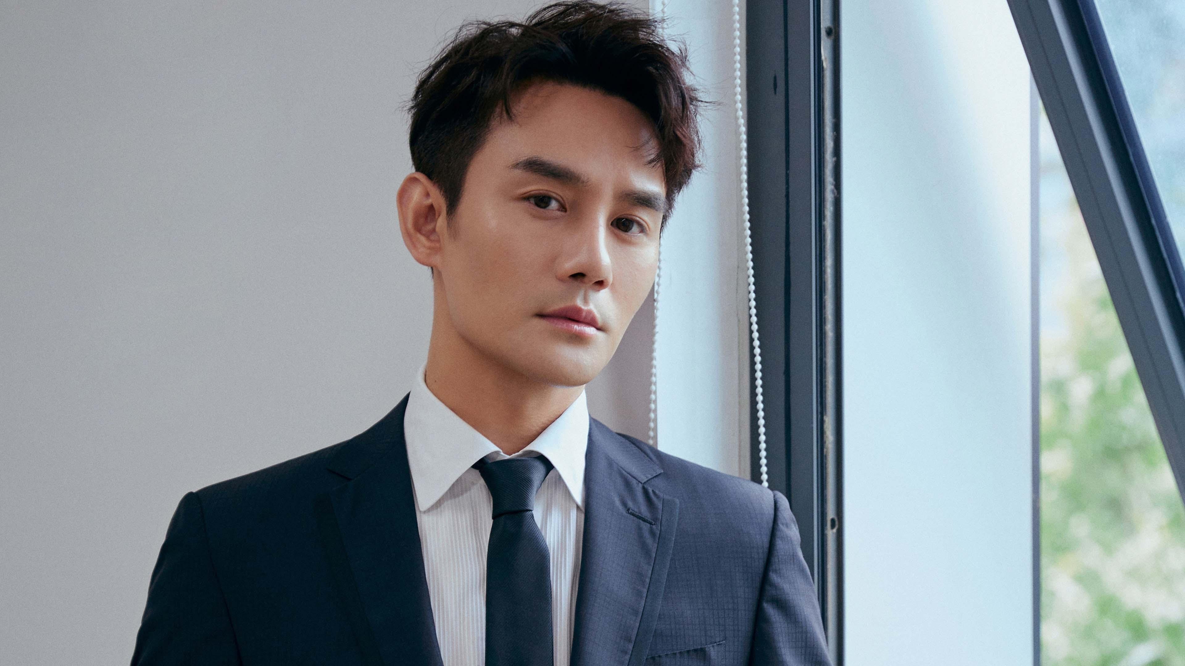 “荒野狂飙:沙丘上演的生死极速追逐”,荒野赛车狂飙