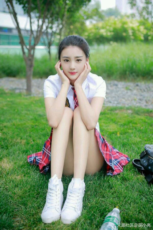 布鲁诺·卡博克洛(Bruno Caboclo)在巴黎奥运会小组赛中表现出色,带领巴西队击败日本队