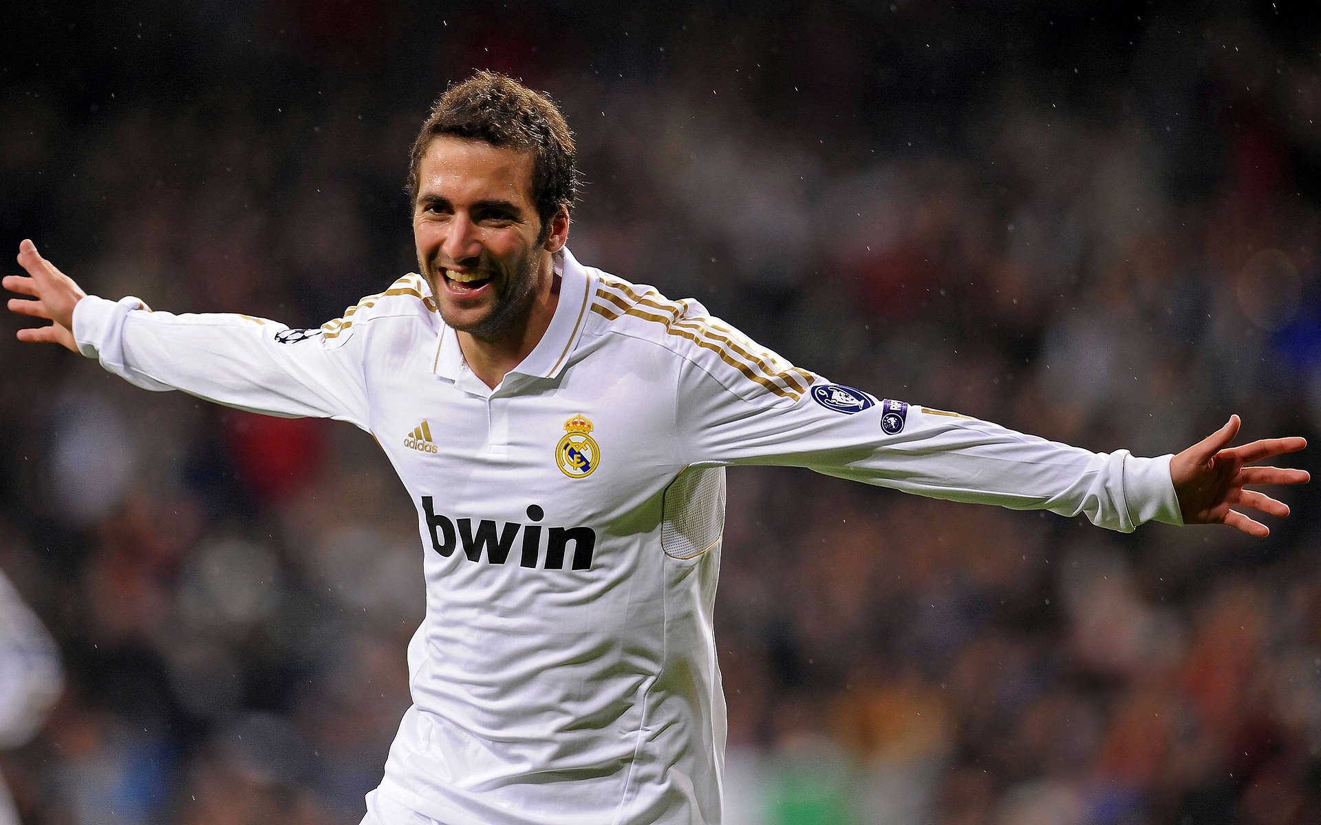 球员在比赛中展现出了顽强的战斗精神,球员们在赛场上展现