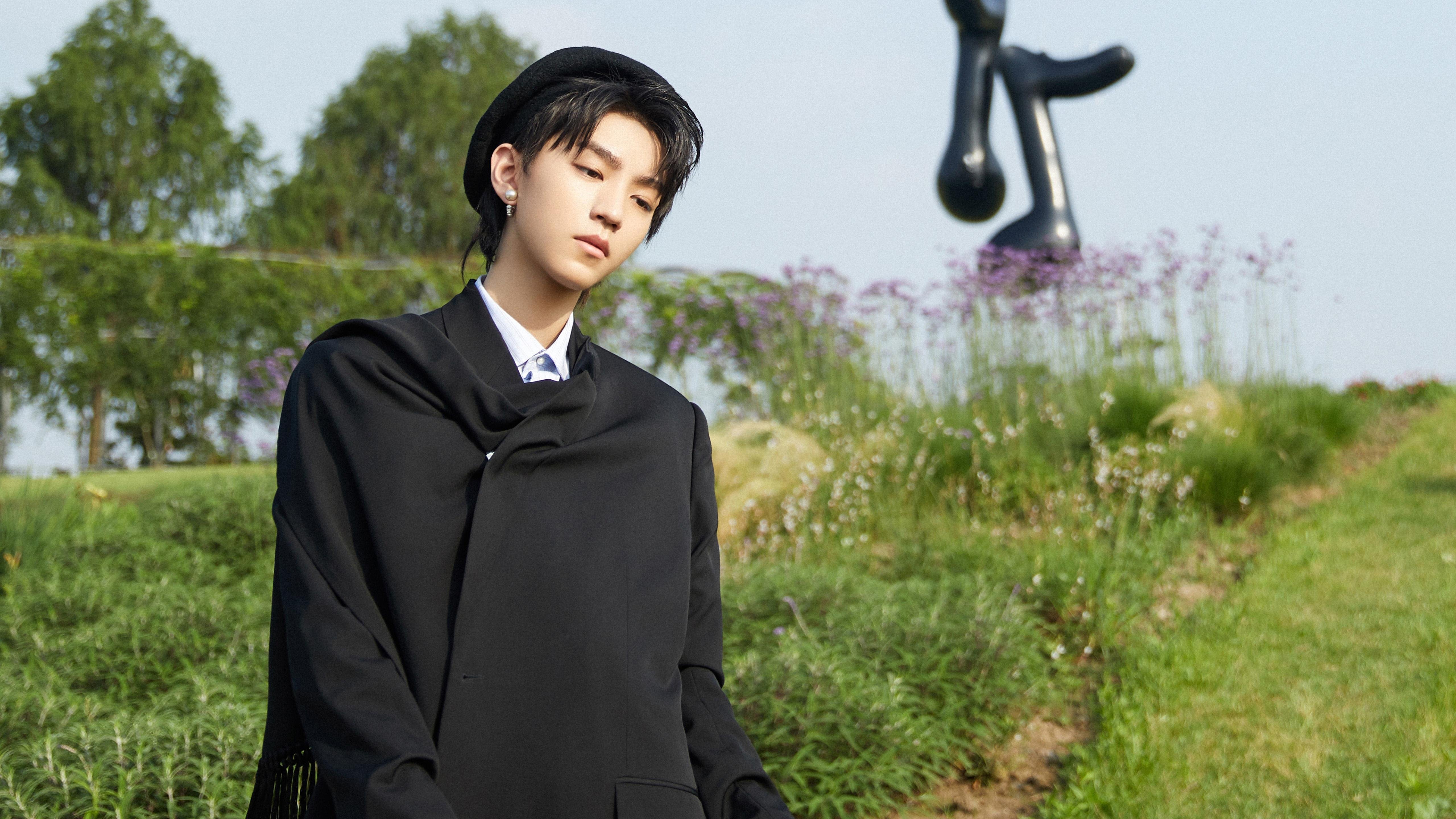 贝林厄姆荣膺2024环球足球最佳中场奖及马拉多纳奖,贝林厄姆fm2021